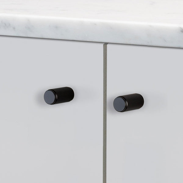Linear Knurled Furniture Knob Set In Black