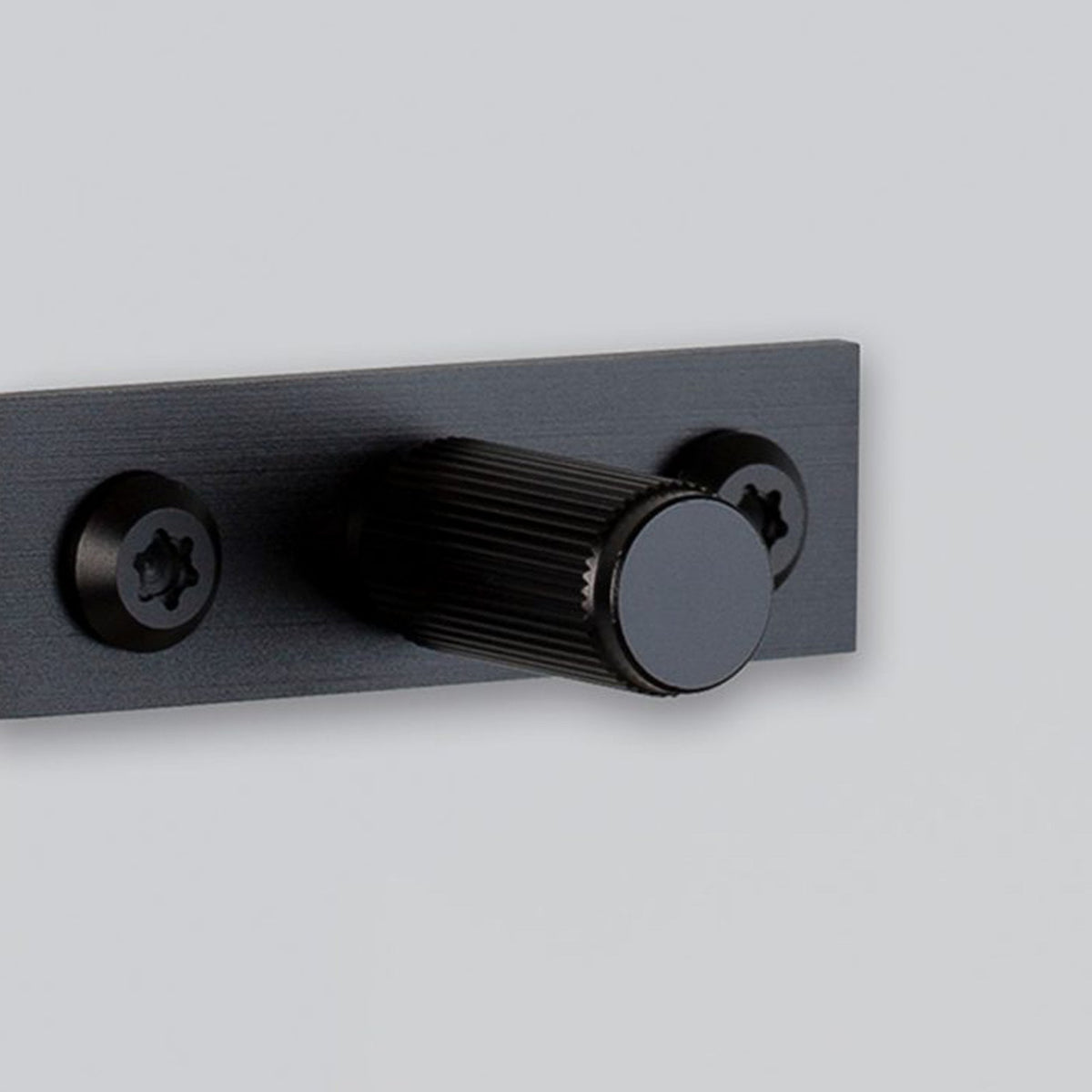 Linear Knurled Furniture Knob Set With Back Plates In Black