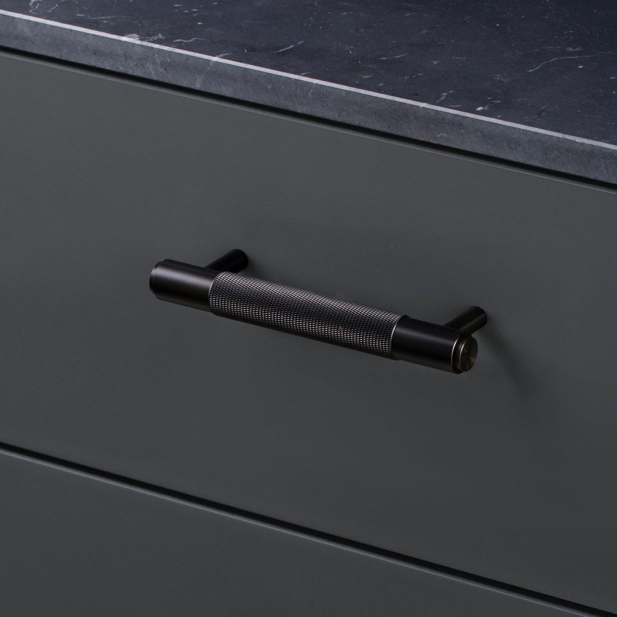 Knurled Small Pull Bar Cabinet Handle In Black