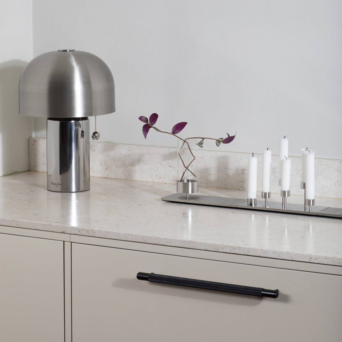 Knurled Medium Pull Bar Cabinet Handle In Black