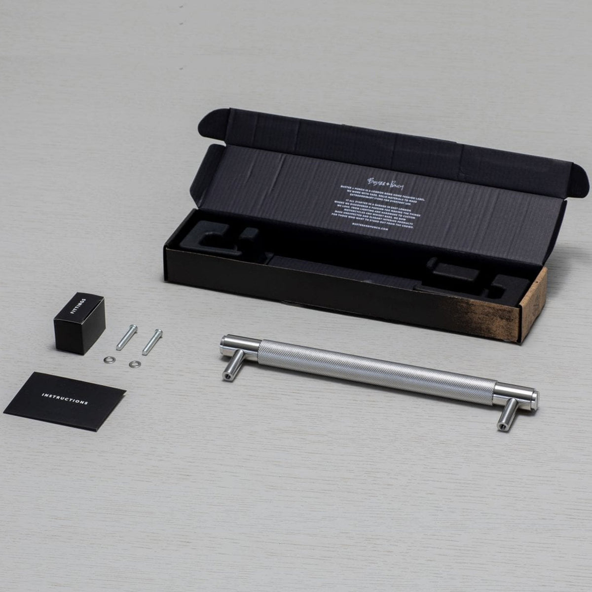 Knurled Medium Pull Bar Cabinet Handle In Solid Steel