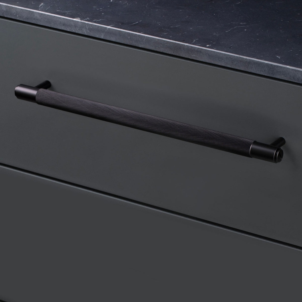 Knurled Large Pull Bar Cabinet Handle In Black