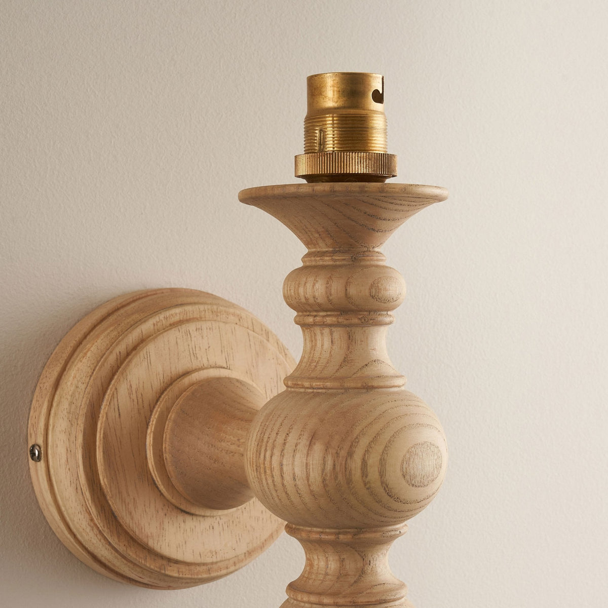 Bibury Wall Light in Natural Ash Finish