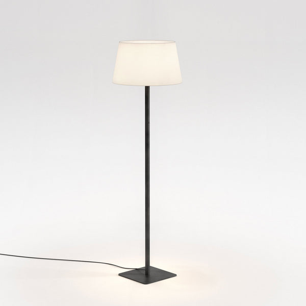Beaumont Floor Lamp in Matt Black