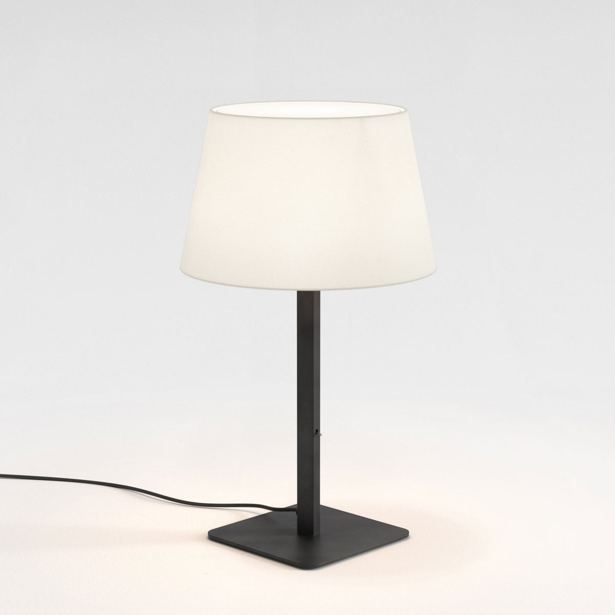 Beaumont Table Lamp in Matt Black
