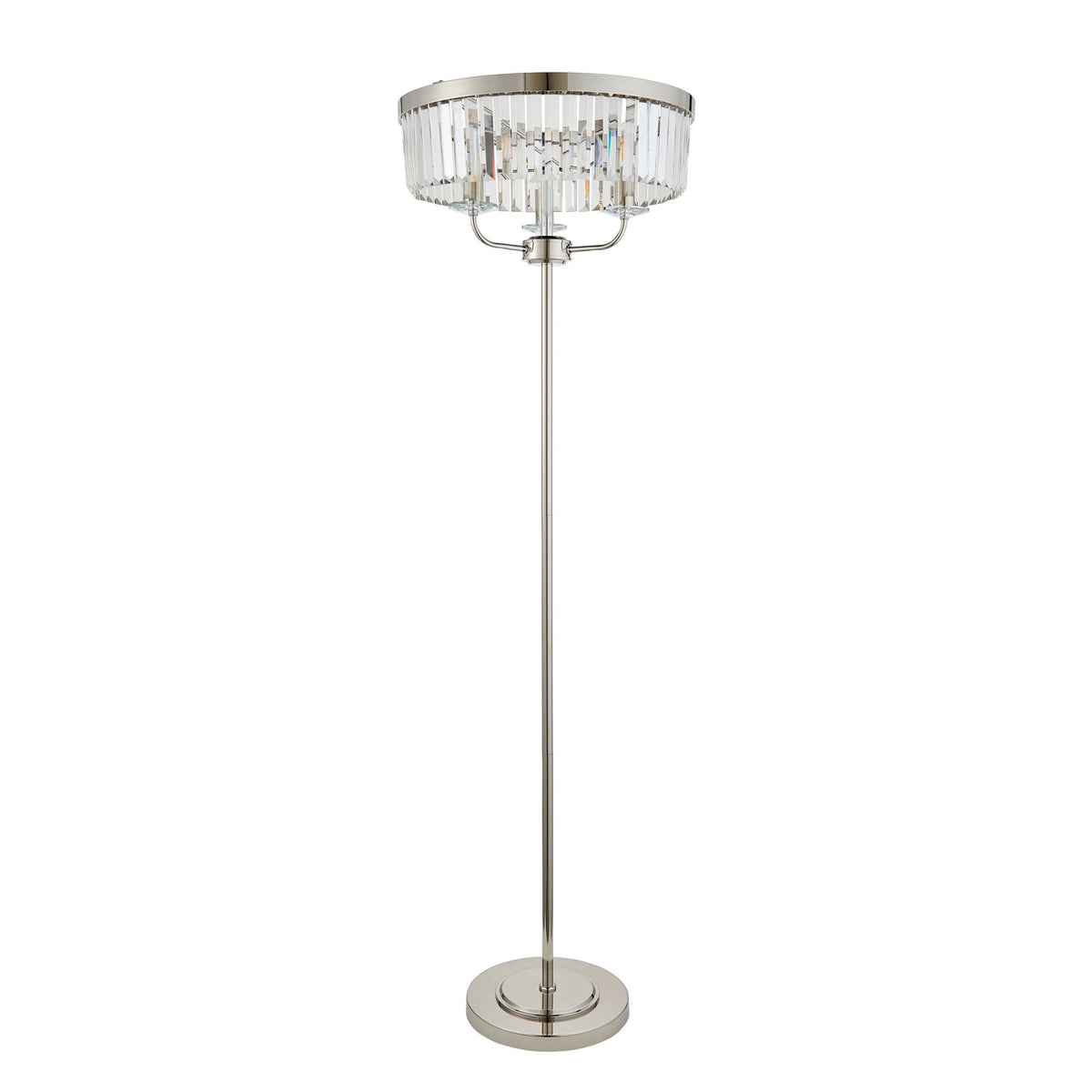 Un lampadaire autonome au fini nickel brossé avec un abat-jour en cristal en couches.
