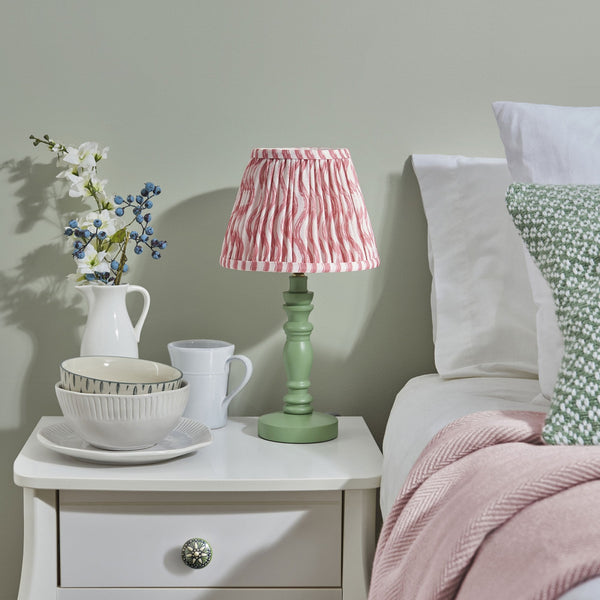 Bibury Table Lamp in Cotswold Green with Ripple 20cm Coral Pink Shade