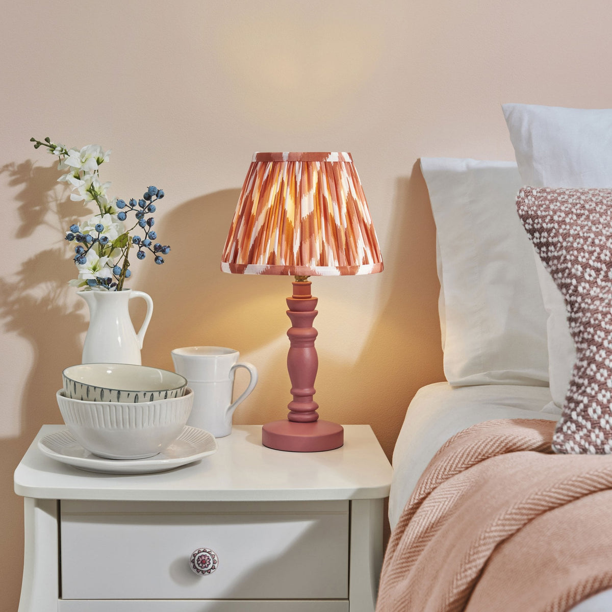 Bibury Table Lamp in Pink Clay with Zigzag 20cm Apricot Orange Shade
