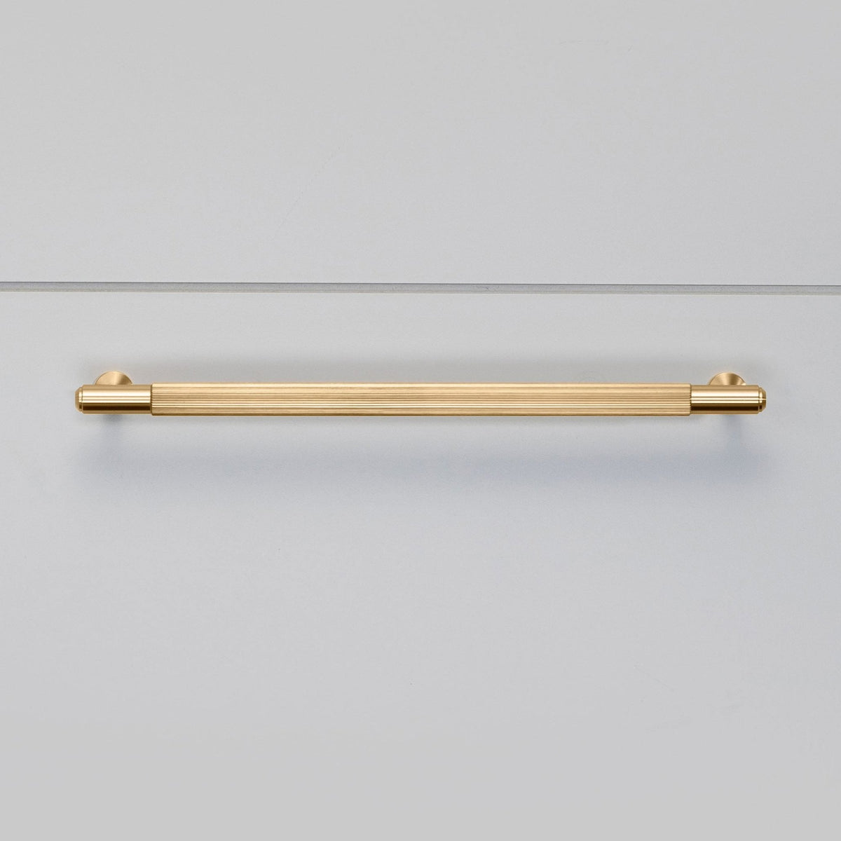 Linear Knurled Medium Pull Bar Cabinet Handle In Solid Brass