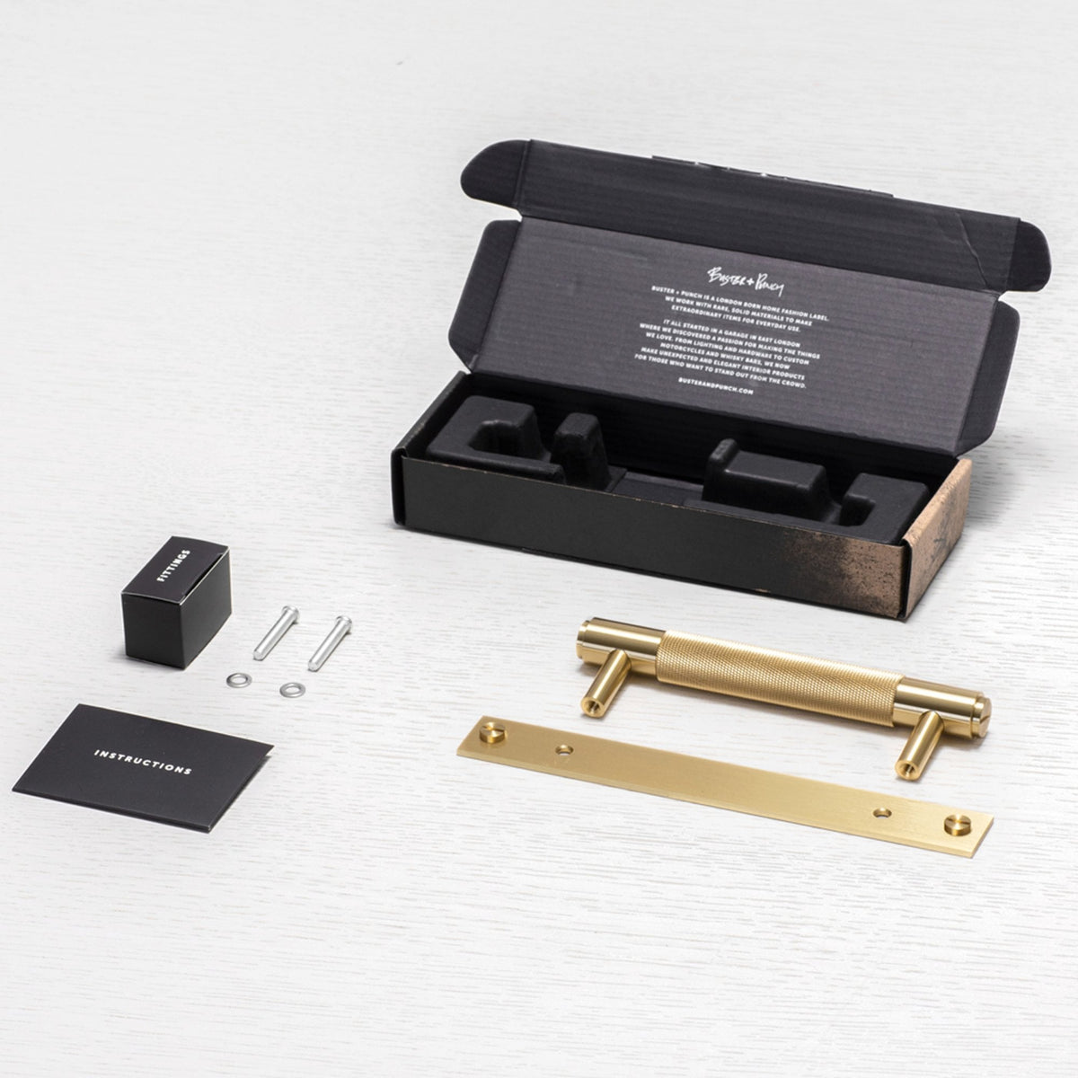 Knurled Small Pull Bar Cabinet Handle With Back Plate In Solid Brass