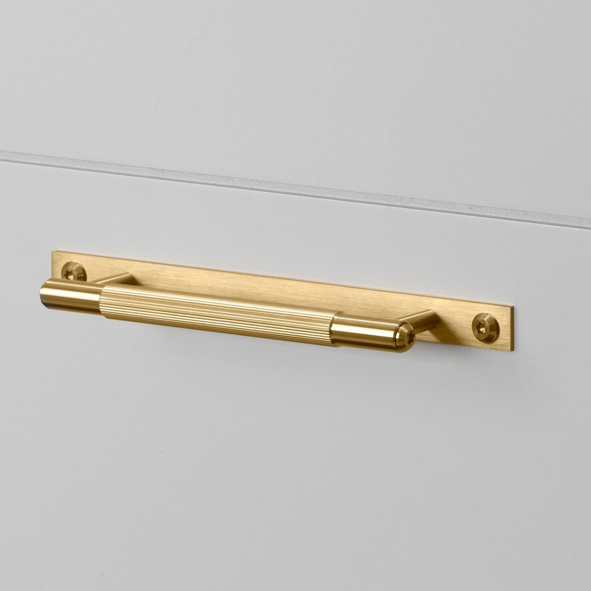 Linear Knurled Small Pull Bar Cabinet Handle With Back Plate In Solid Brass