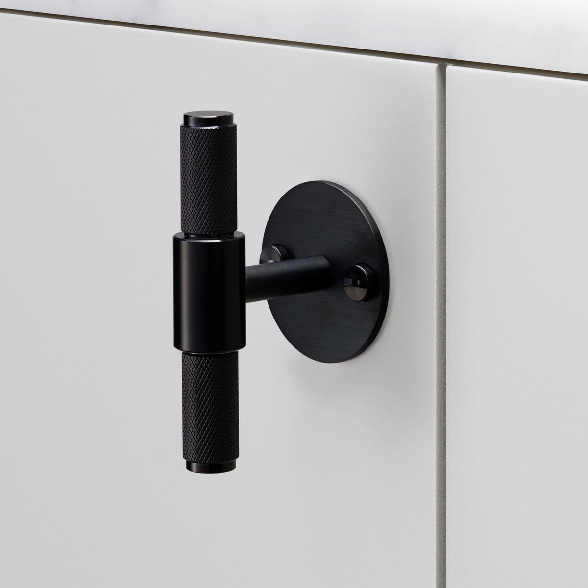 Knurled T-Bar Cabinet Handle With Back Plate In Black