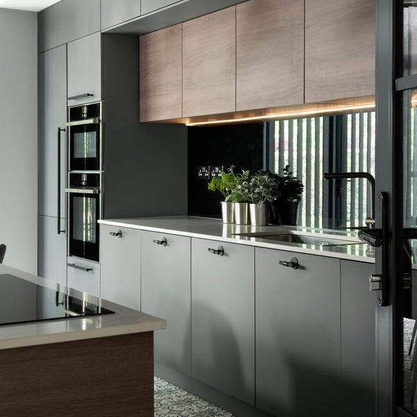 Knurled T-Bar Cabinet Handle With Back Plate In Smoked Bronze