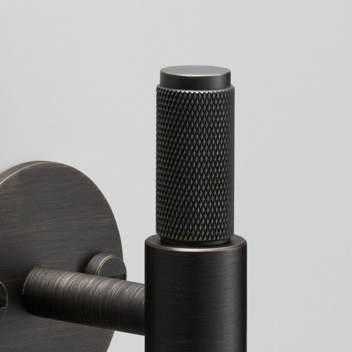 Knurled T-Bar Cabinet Handle With Back Plate In Smoked Bronze