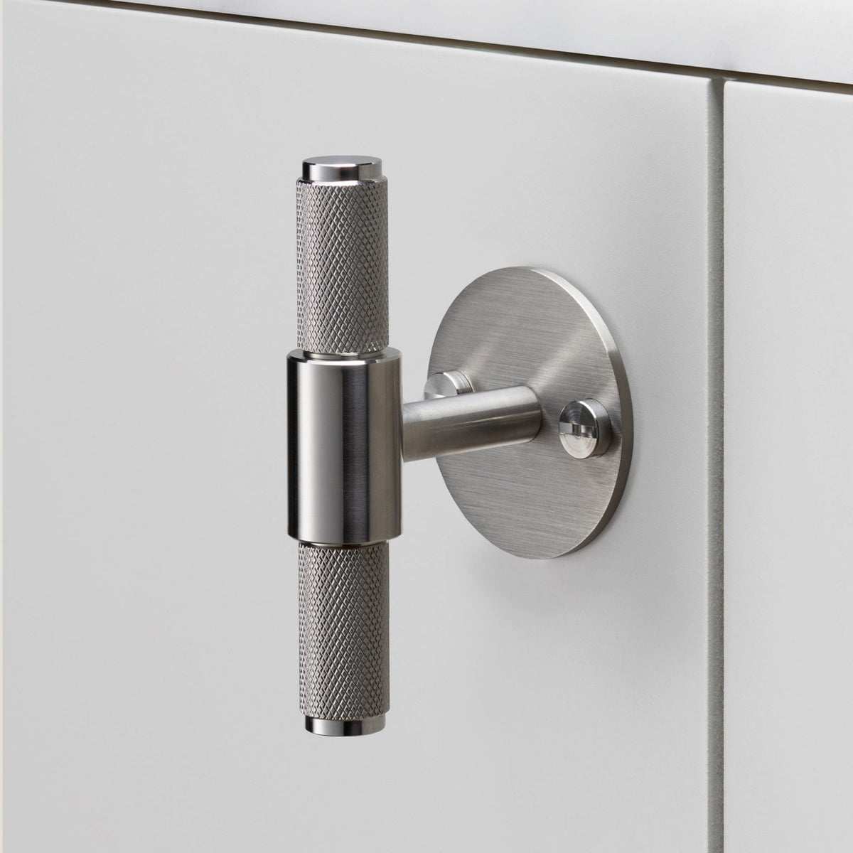 Knurled T-Bar Cabinet Handle With Back Plate In Solid Steel