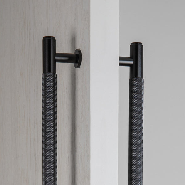 Double Sided Knurled Pull Bar Door Handle In Black