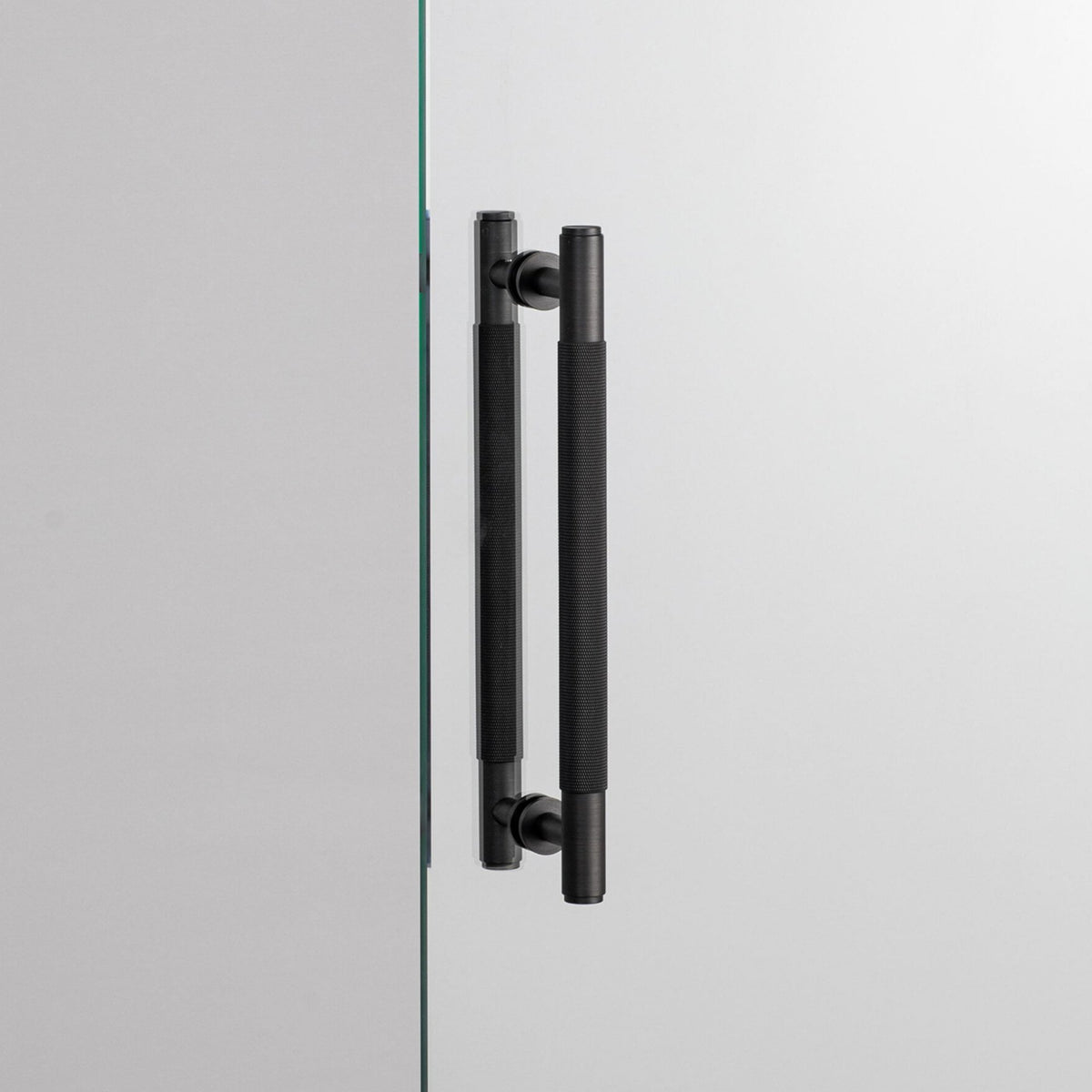 Double Sided Knurled Pull Bar Door Handle In Smoked Bronze