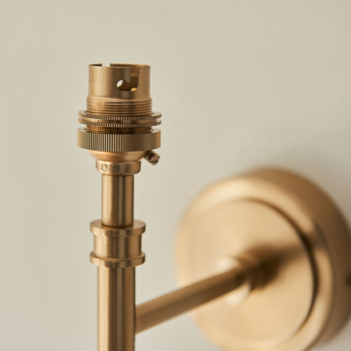 Chester Single Wall Light in Aged Brass with Zigzag 16cm Pearl Grey Shade