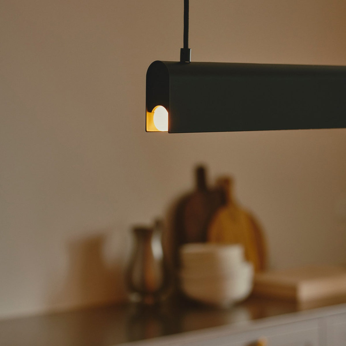 Beau 100 Linear Pendant in Black
