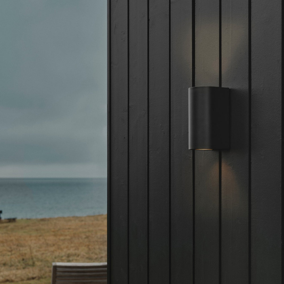 Canto Maxi 2 IP44 Coastal Up and Down Wall Light in Black