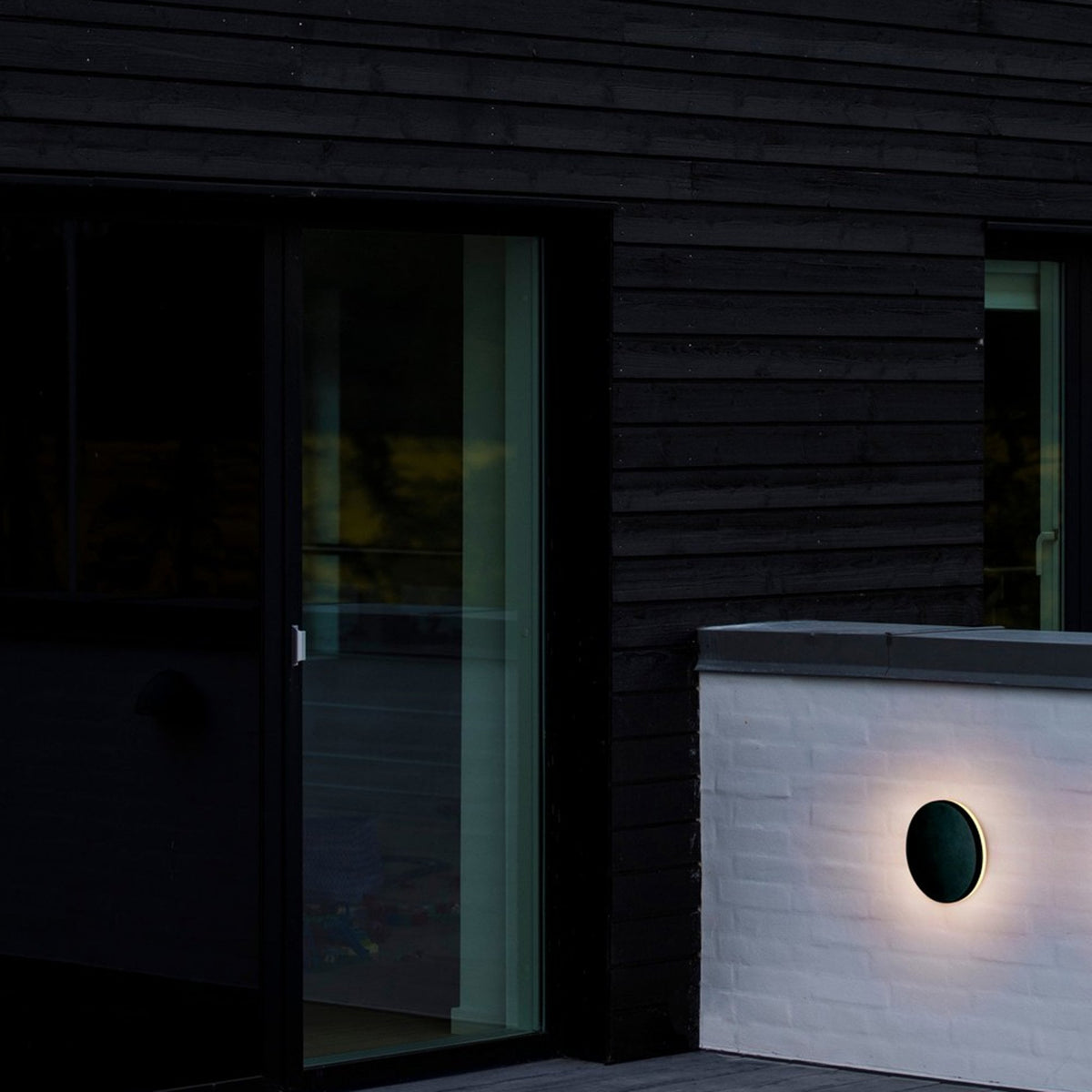Artego Round Outdoor LED Wall Light In Black
