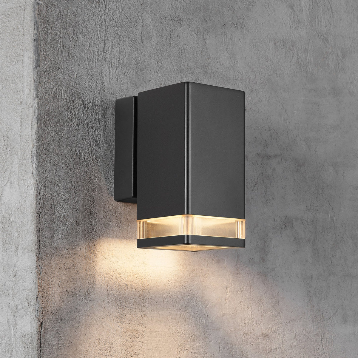 Elm Outdoor IP44 Single Wall Light in Black