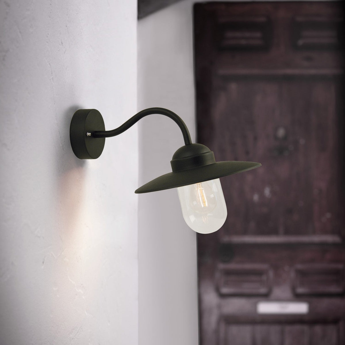 Luxembourg Outdoor IP54 Wall Light in Black