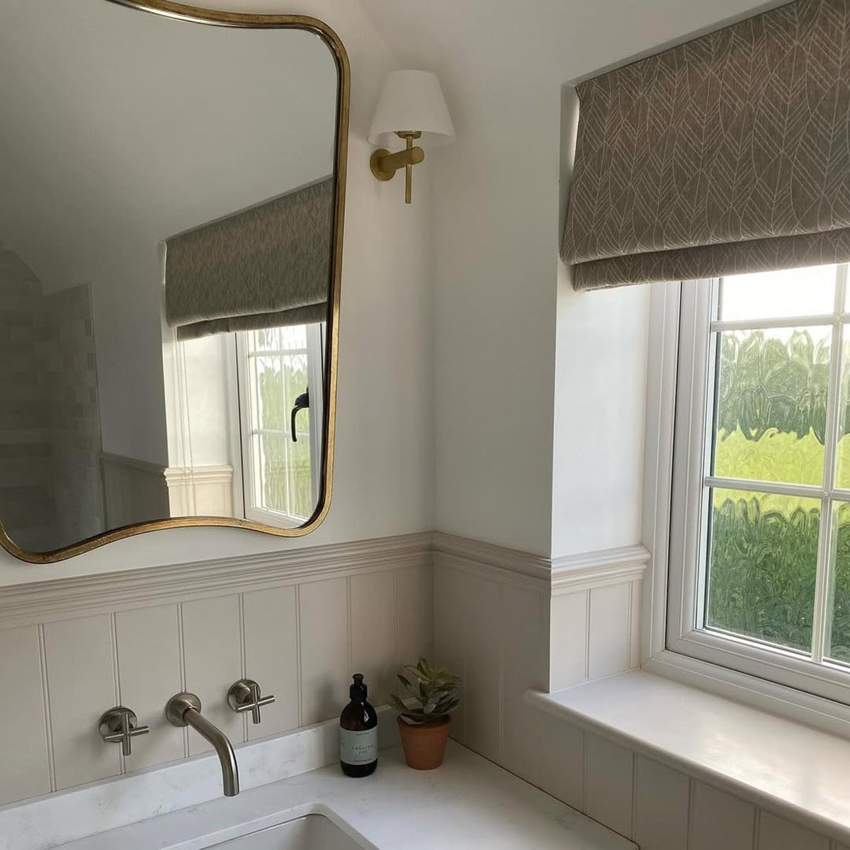 Roma IP44 Bathroom Wall Light in Matt Gold