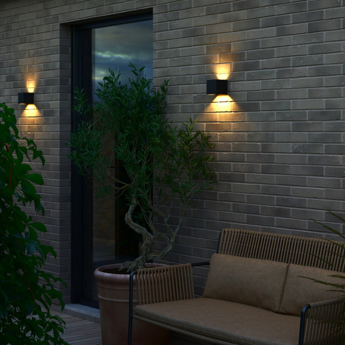 Milda Kubi Outdoor IP44 LED Wall Light in Black