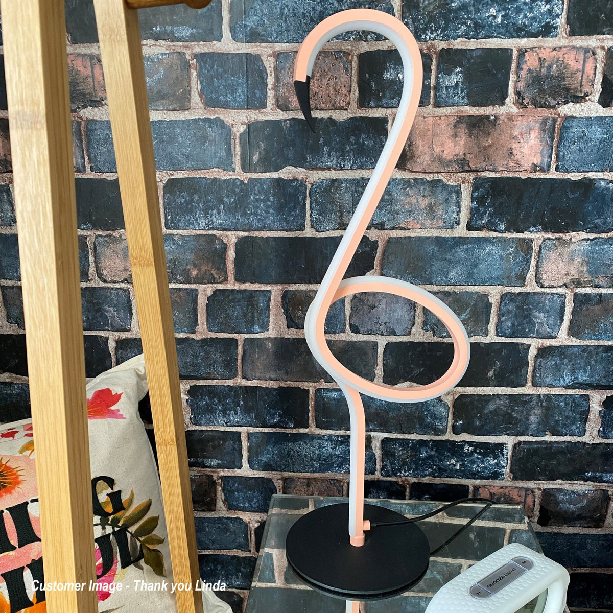 Flamingo LED Table Lamp in a Pink Finish