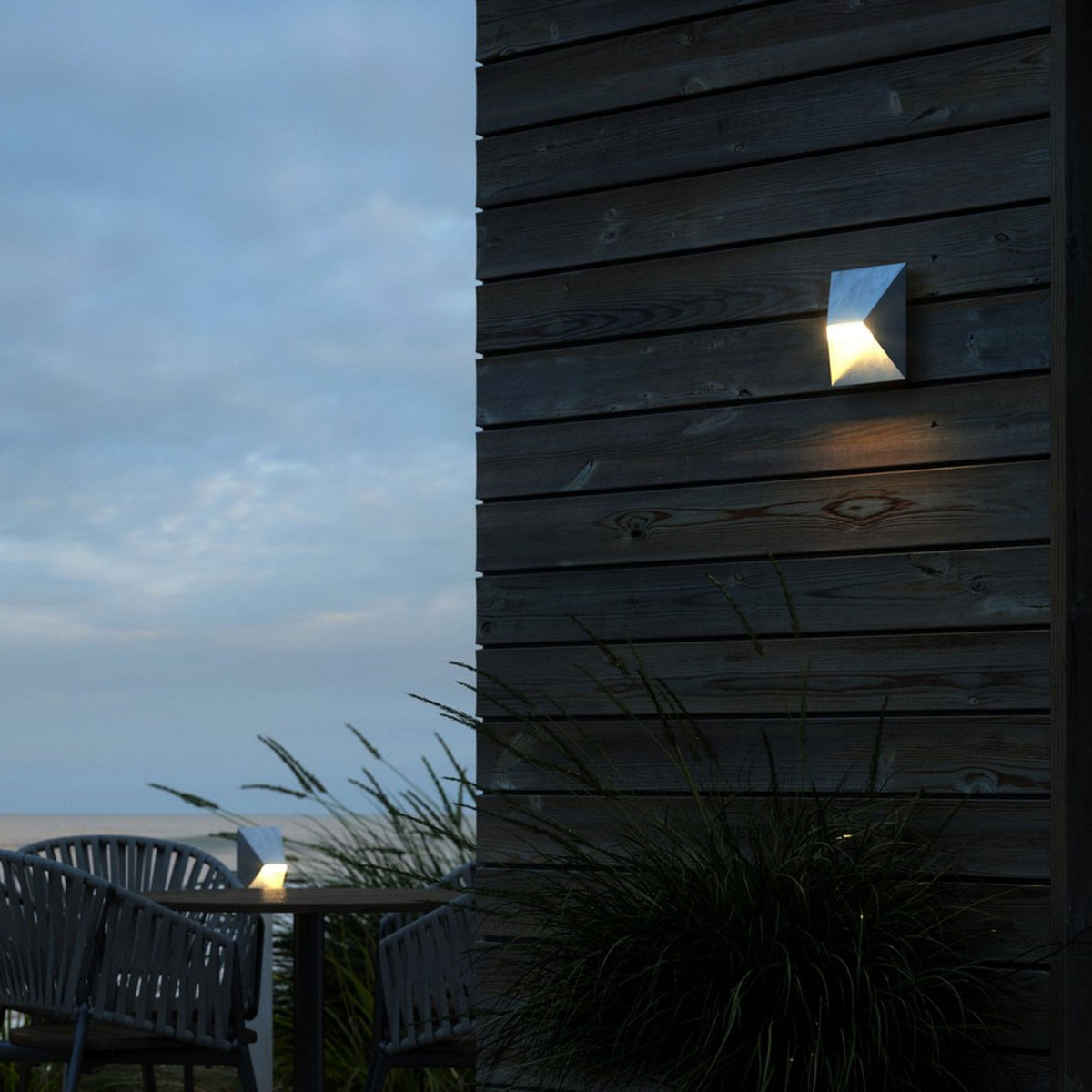 Pontio 15 IP54 Coastal Galvanized Wall Light