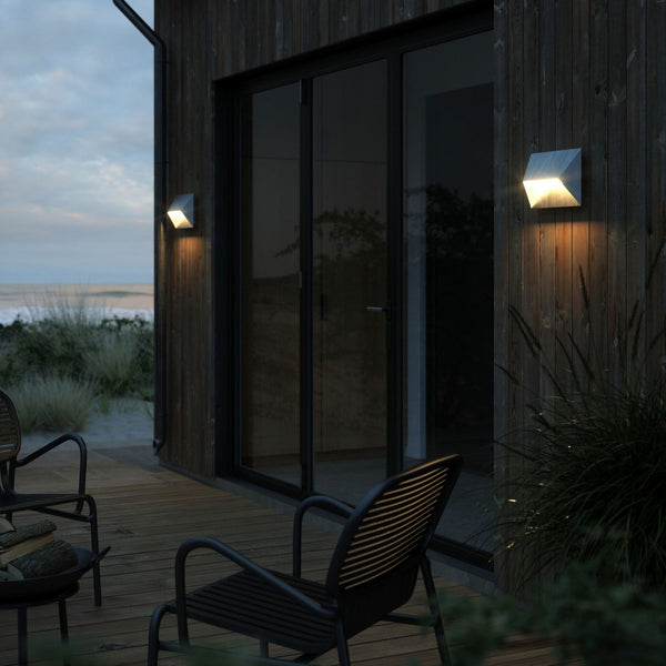 Pontio 27 IP54 Coastal Galvanized Wall Light