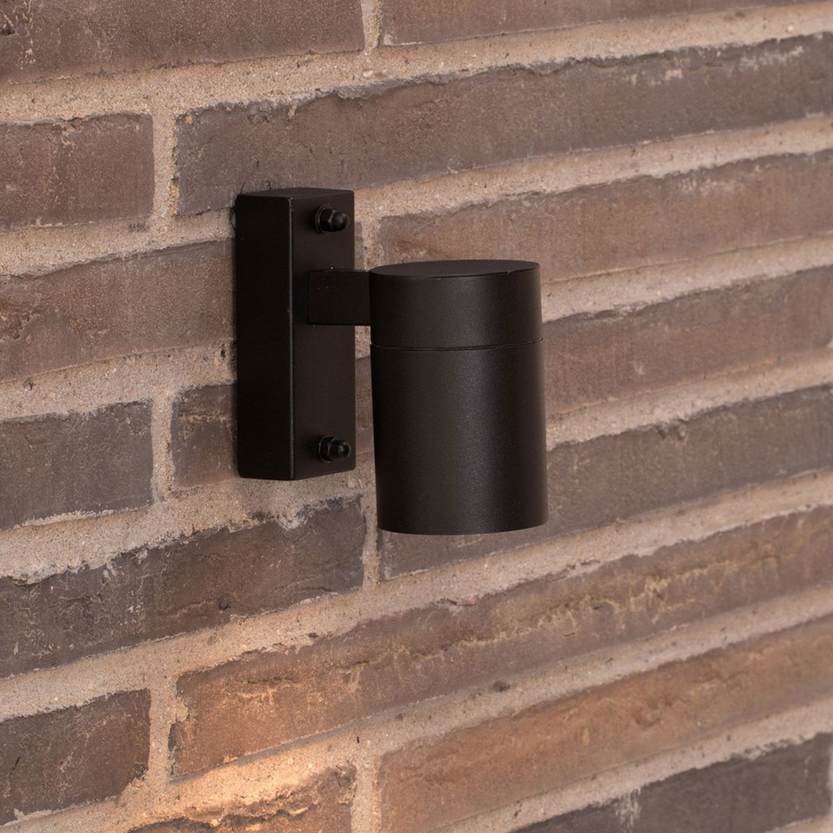 Tin Outdoor IP54 Single Wall Light in Black