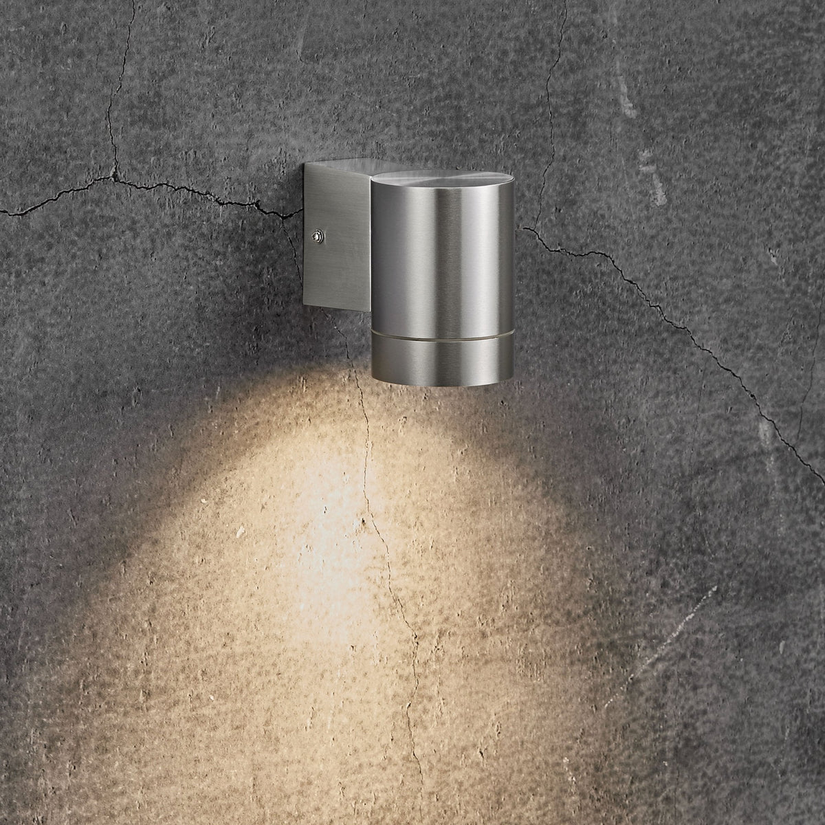 Tin Maxi Outdoor IP54 Single Wall Light in Aluminium