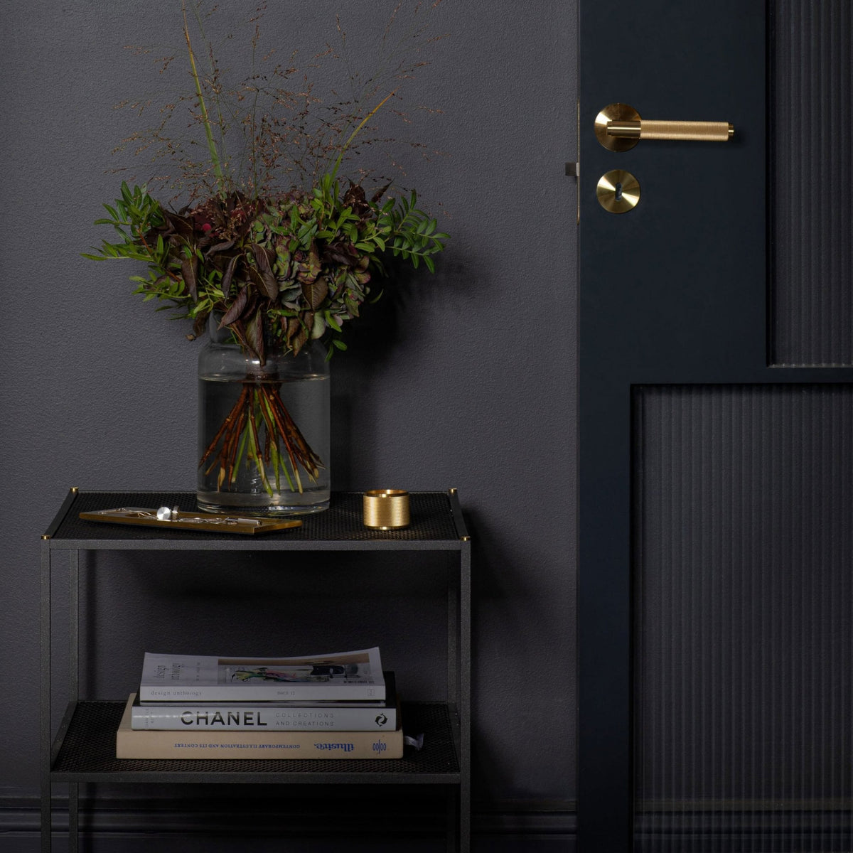 Cross Cut Knurled Door Handle Set In Brass