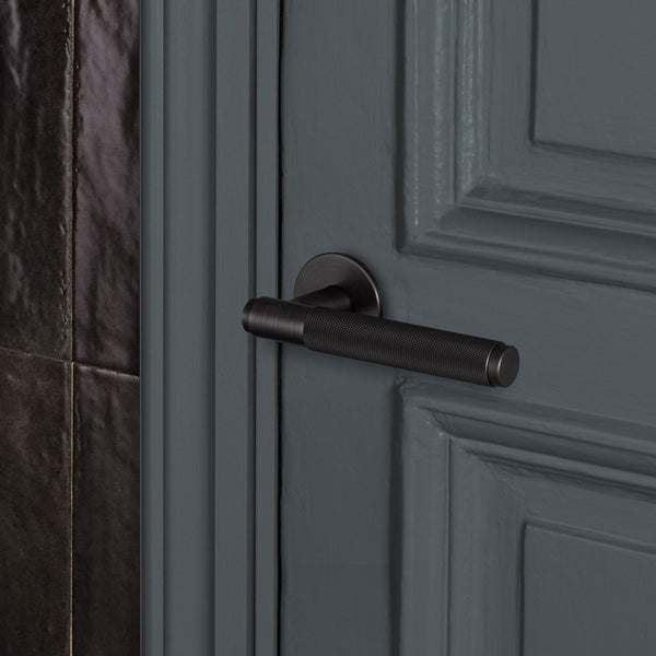 Cross Cut Knurled Door Handle Set In Smoked Bronze