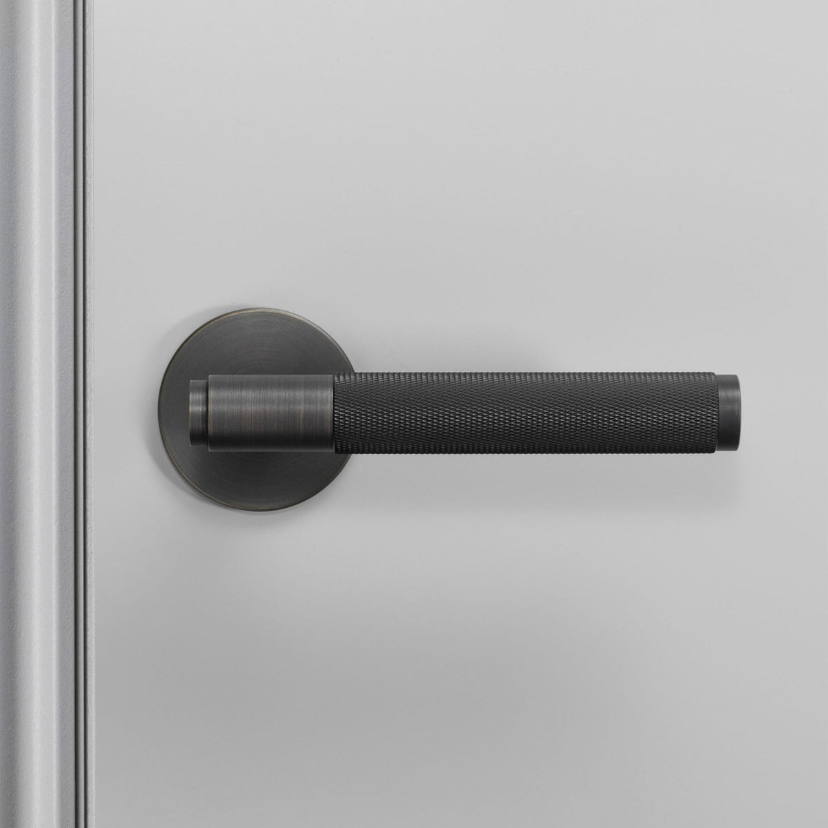 Cross Cut Knurled Door Handle Set In Smoked Bronze