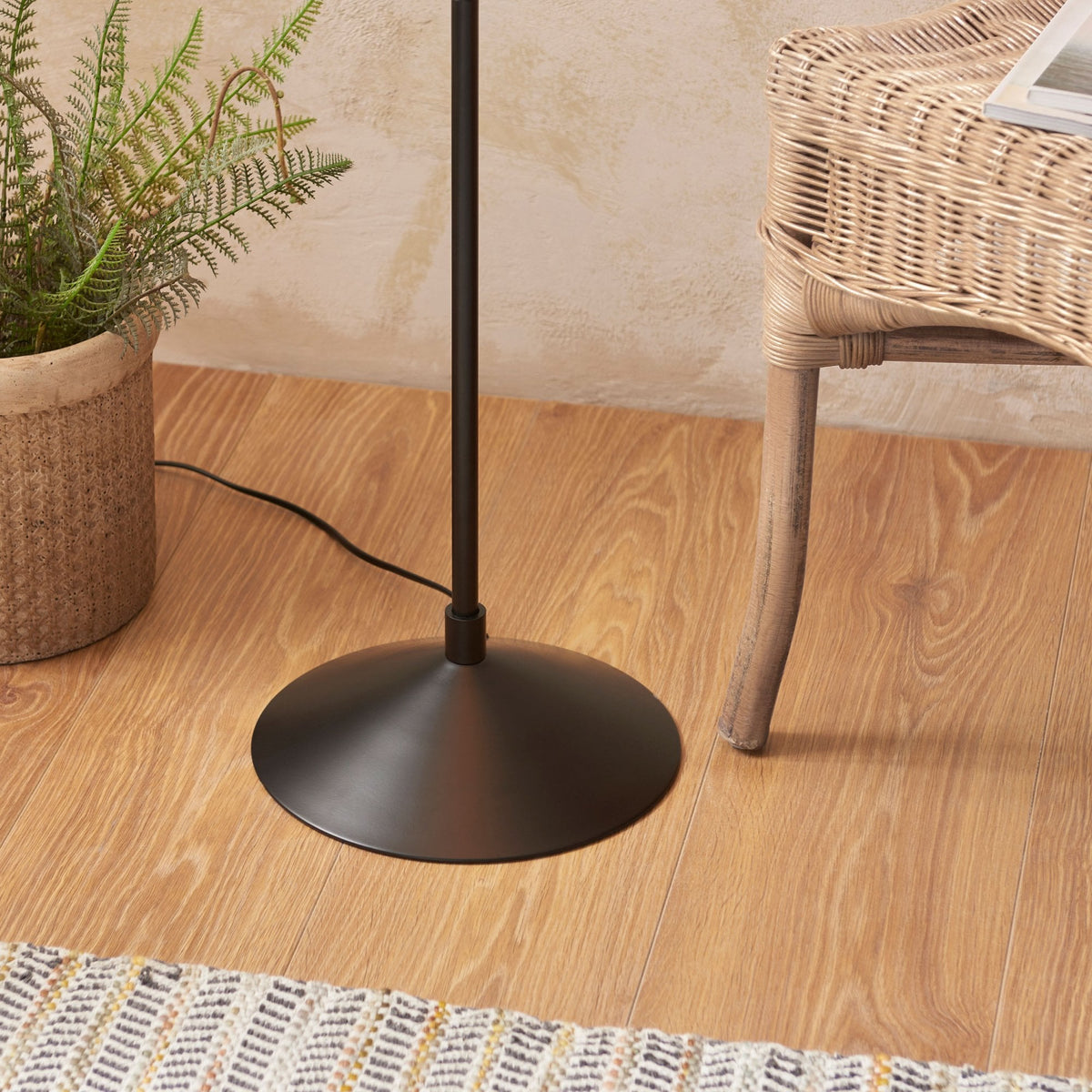 Wriggle Floor Lamp in Matt Black with a Wrapped Raffia Shade