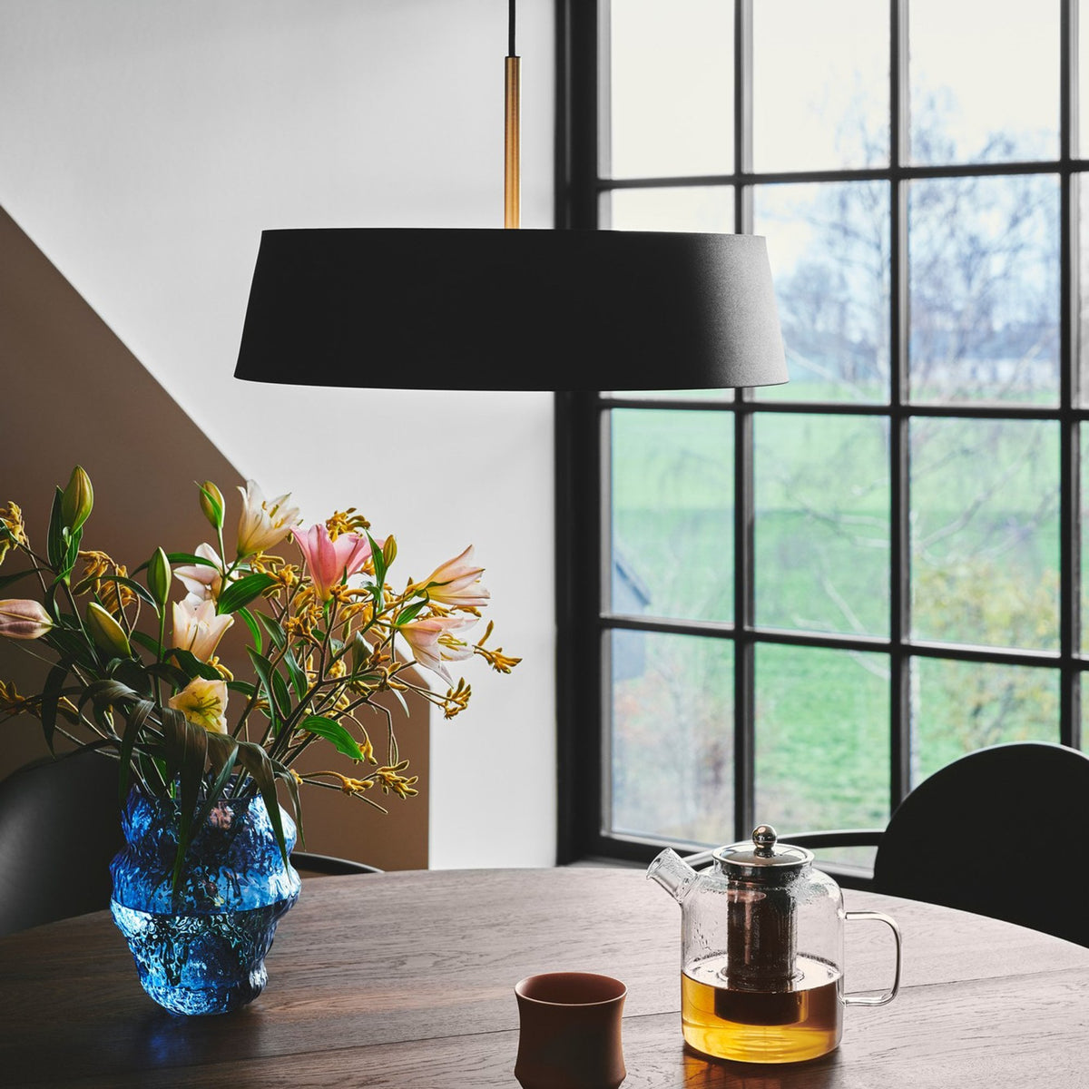 Clasi 45 Pendant in Black with Brass Detailing