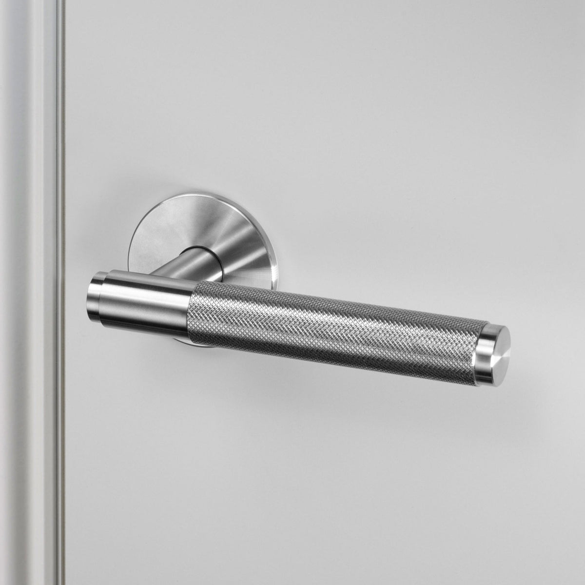Cross Cut Knurled Single Fixed Door Handle In Steel