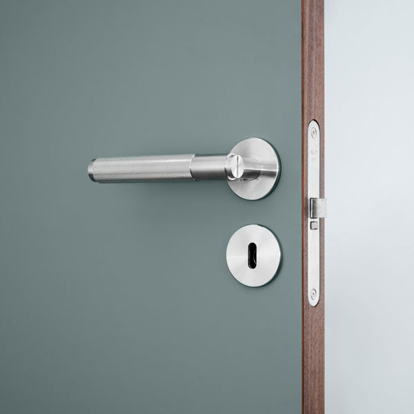 Cross Cut Knurled Single Fixed Door Handle In Steel