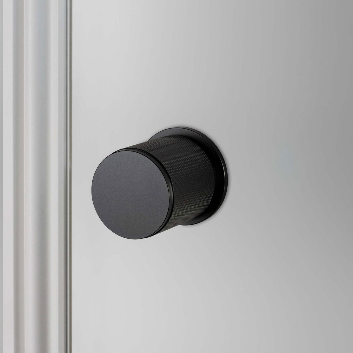 Cross Cut Knurled Door Knob Set In Black