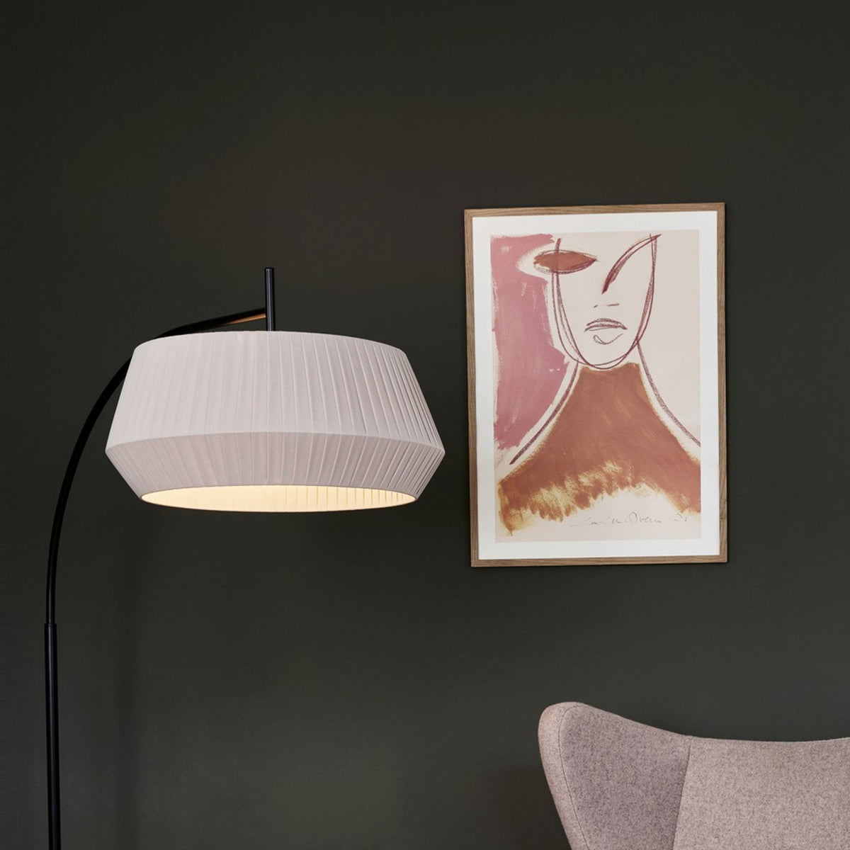 Dicte Floor Lamp in Black with Beige Pleated Cotton Shade