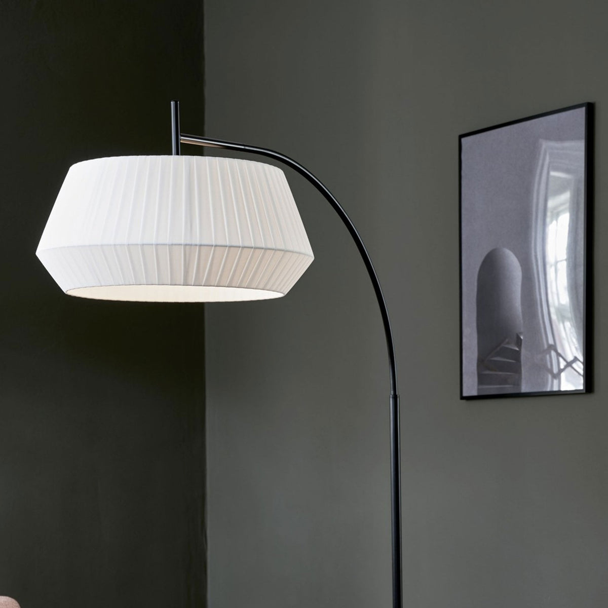 Dicte Floor Lamp in Black with White Pleated Cotton Shade