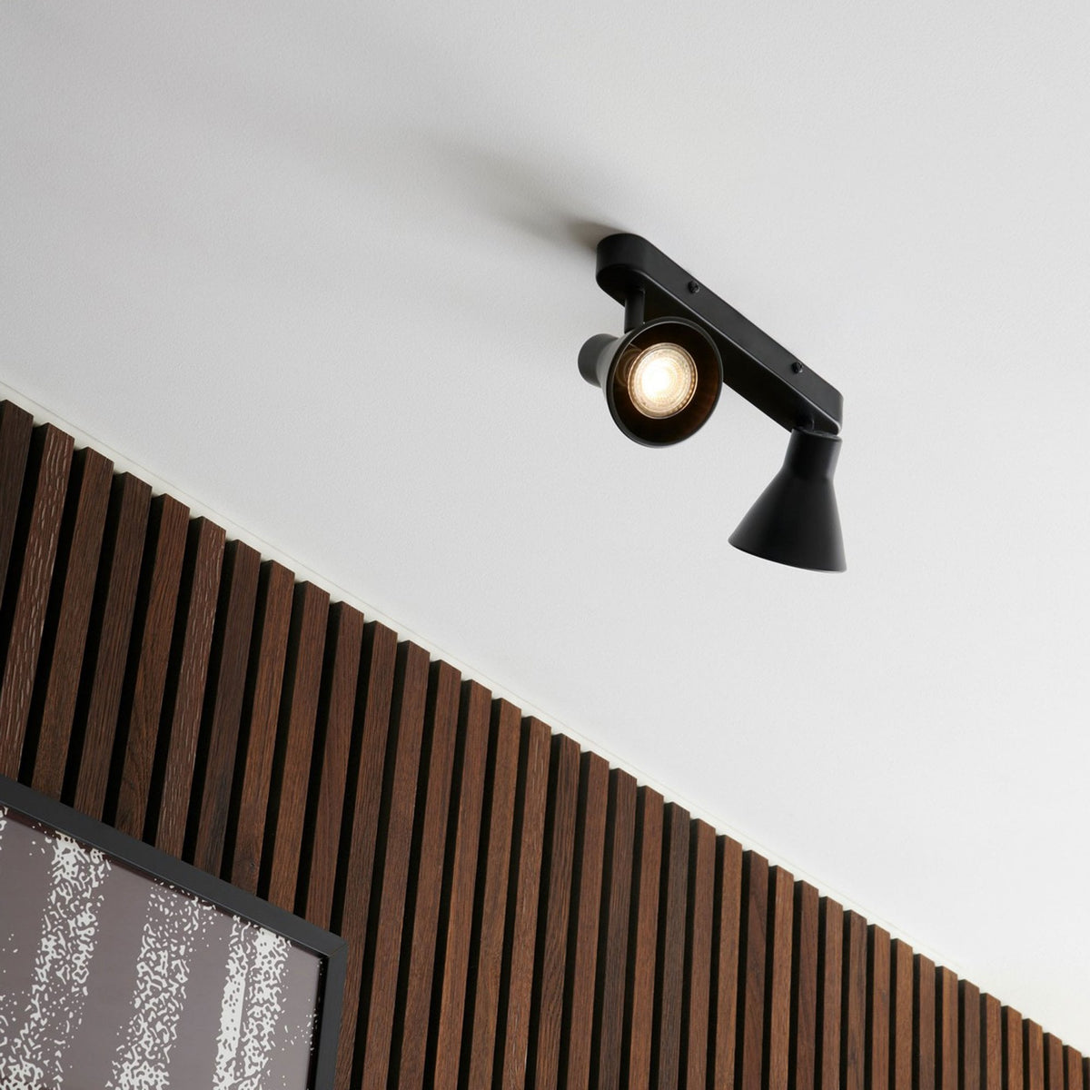 Eik Twin Spotlight in Black