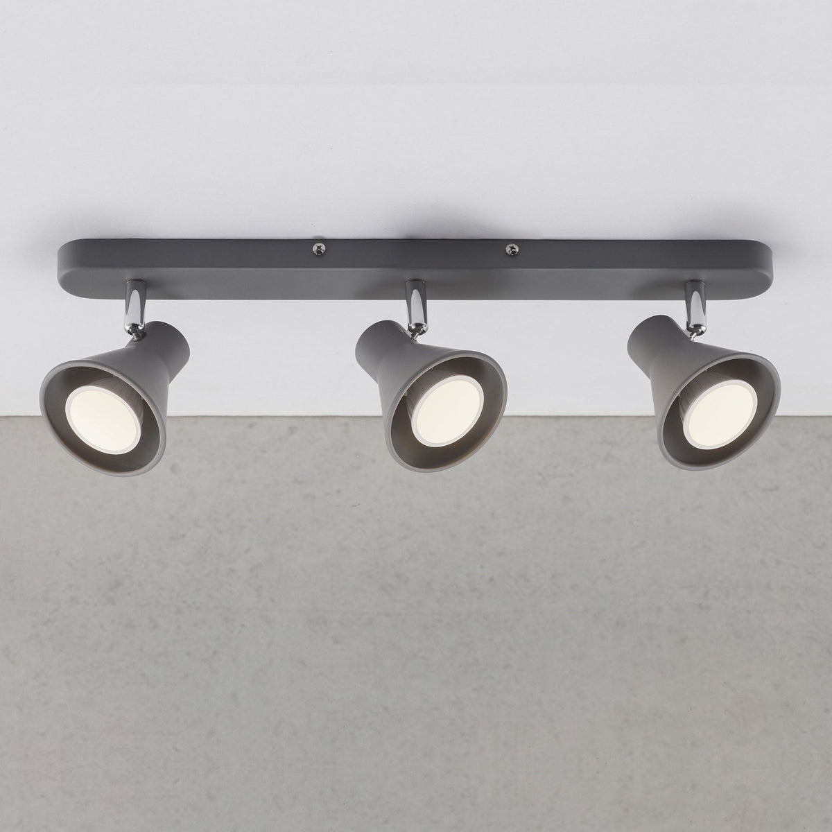Eik Three Light Bar Spotlight in Grey