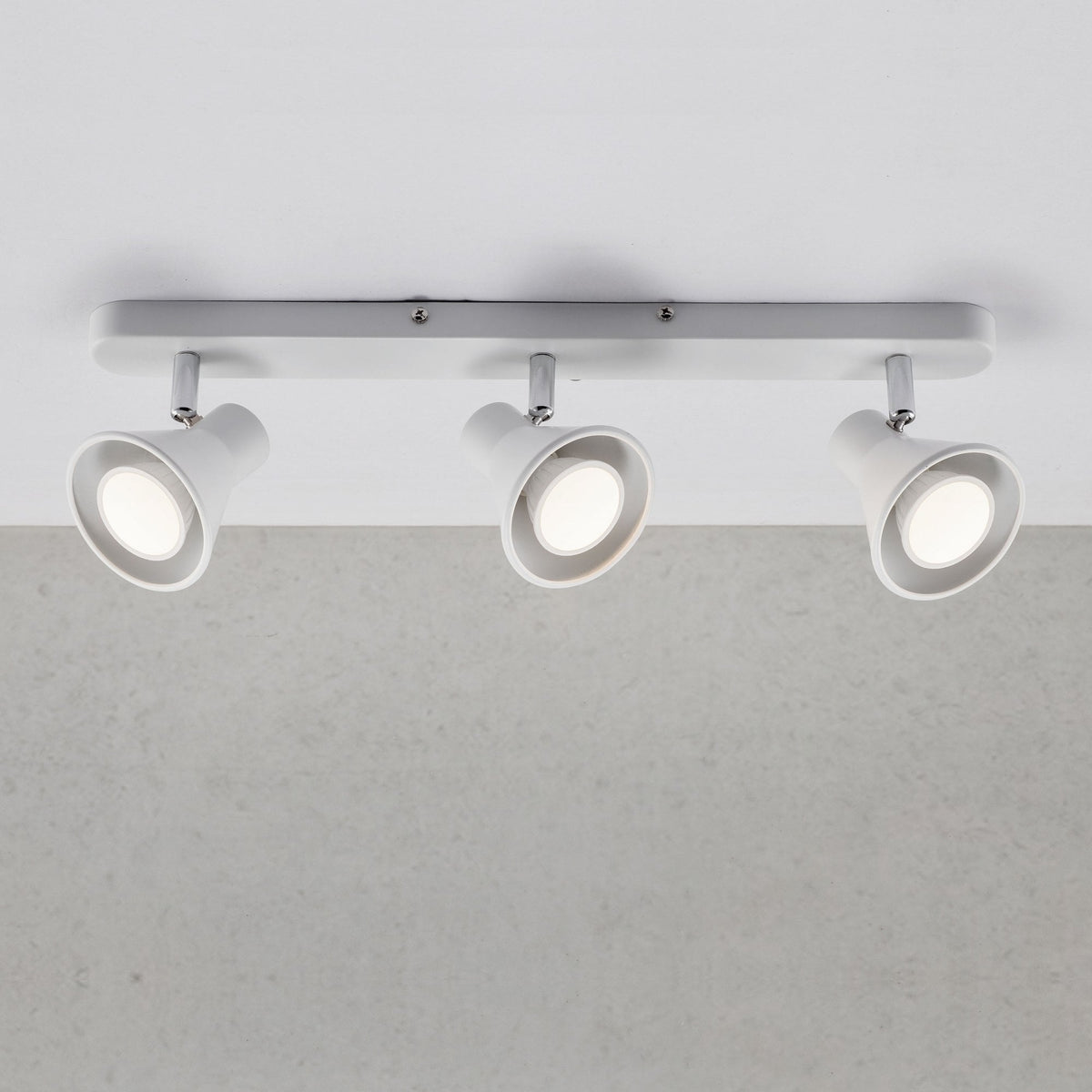 Eik Three Light Bar Spotlight in White