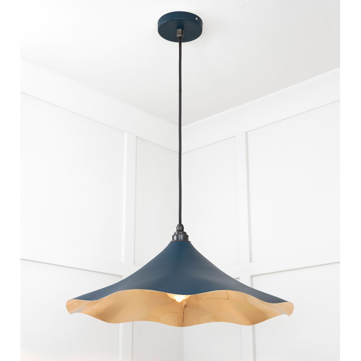 Smooth Brass Flora Pendant in Dusk