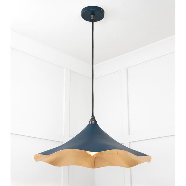 Smooth Brass Flora Pendant in Dusk