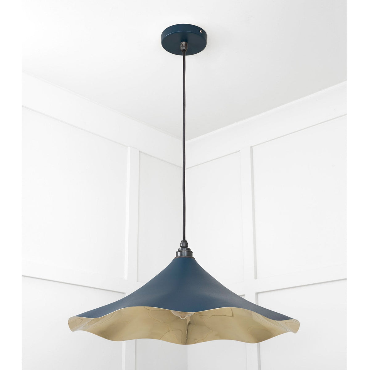 Smooth Brass Flora Pendant in Dusk